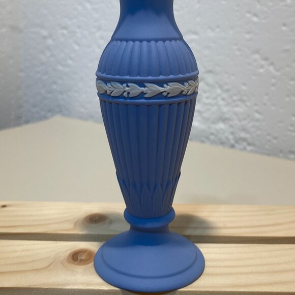 Wedgwood Blue Jasperware Lotus Bud Vase with White Motif - Picture 6 of 8